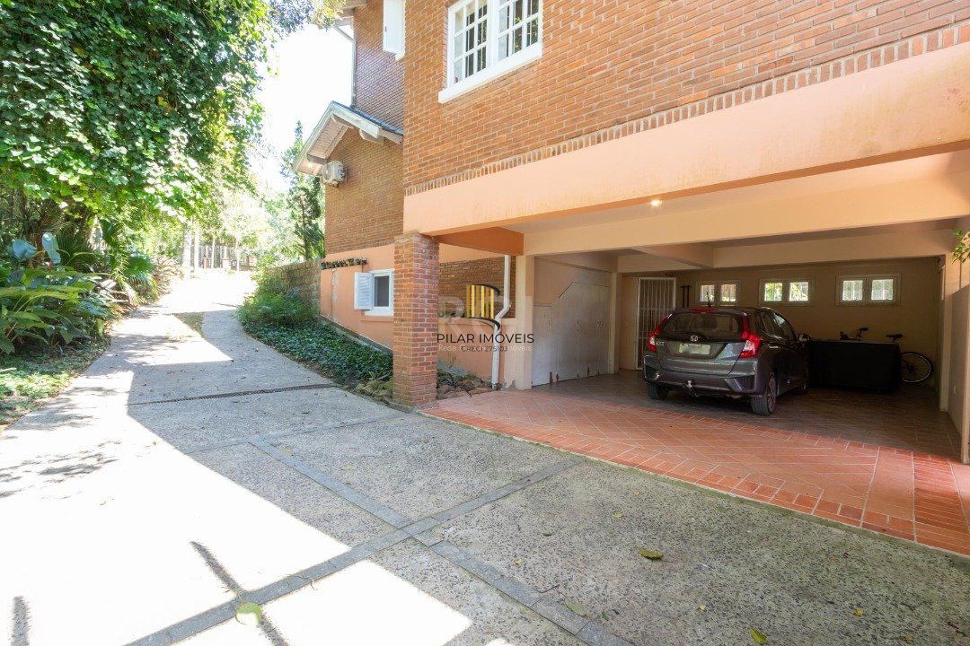 Casa para Venda - 352.19m², 4 dormitórios, sendo 1 suites, 4 vagas - Belém Novo