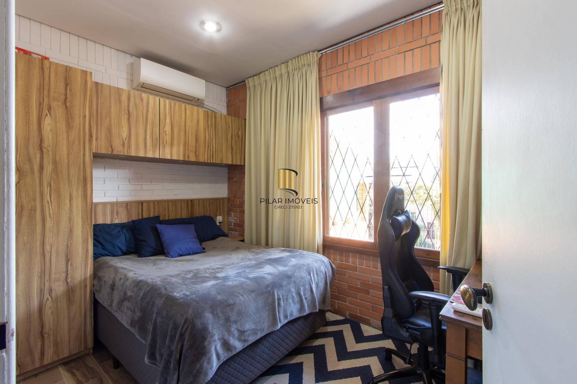 Casa 5 dormitórios no bairro Teresópolis
