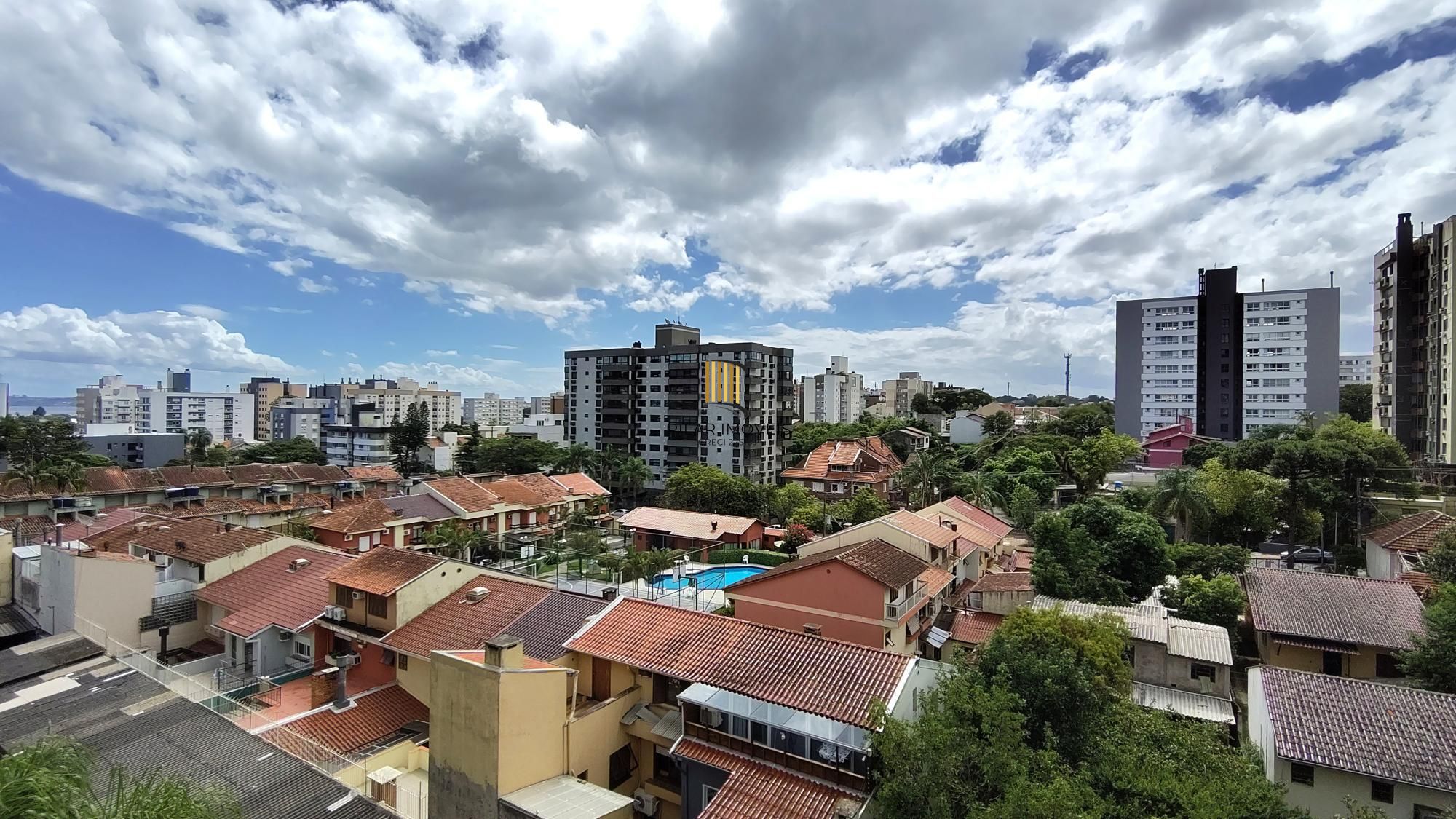 Apartamento de 2 dormitórios, 1 banheiro no bairro Trsiteza.