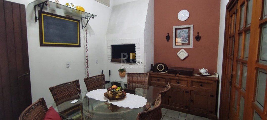 Casa para Venda - 250m², 3 dormitórios, sendo 1 suites, 2 vagas - Ipanema