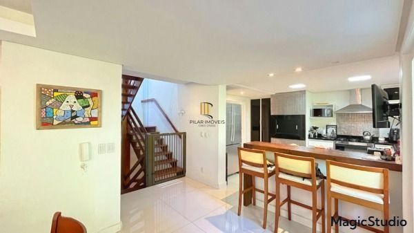 Casa em Condomínio na Pedra Redonda | 4 Dormitórios | 297m² | 4 Vagas | Solar Biarritz