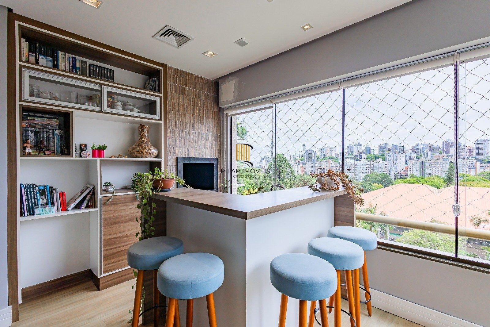 Belíssimo apartamento 03 dormitórios no Petrópolis