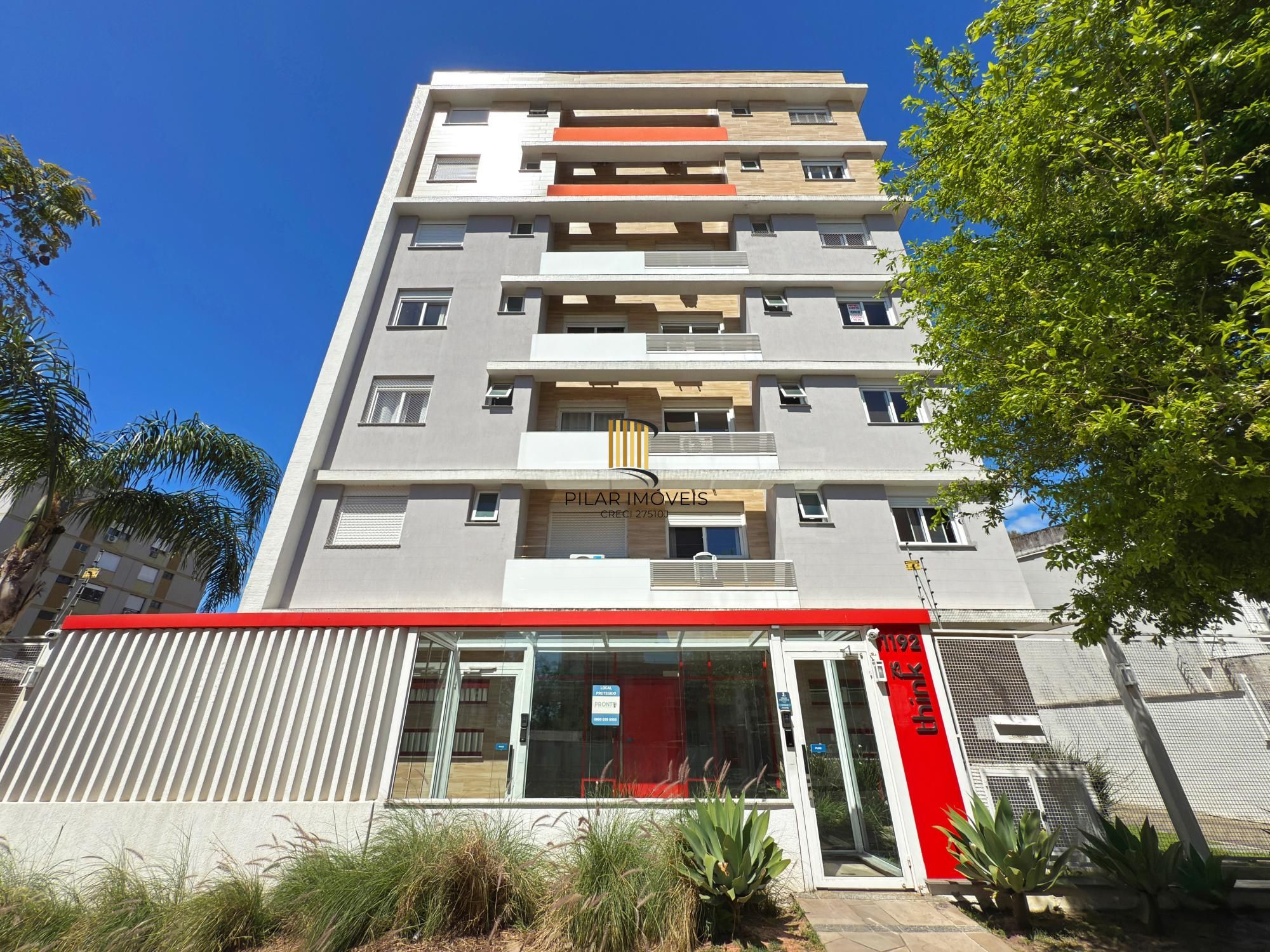 Apartamento 03 Suítes bairro Cristal, 88,97m² de área privativa, semimobiliada e 02 vagas de garagens cobertas.