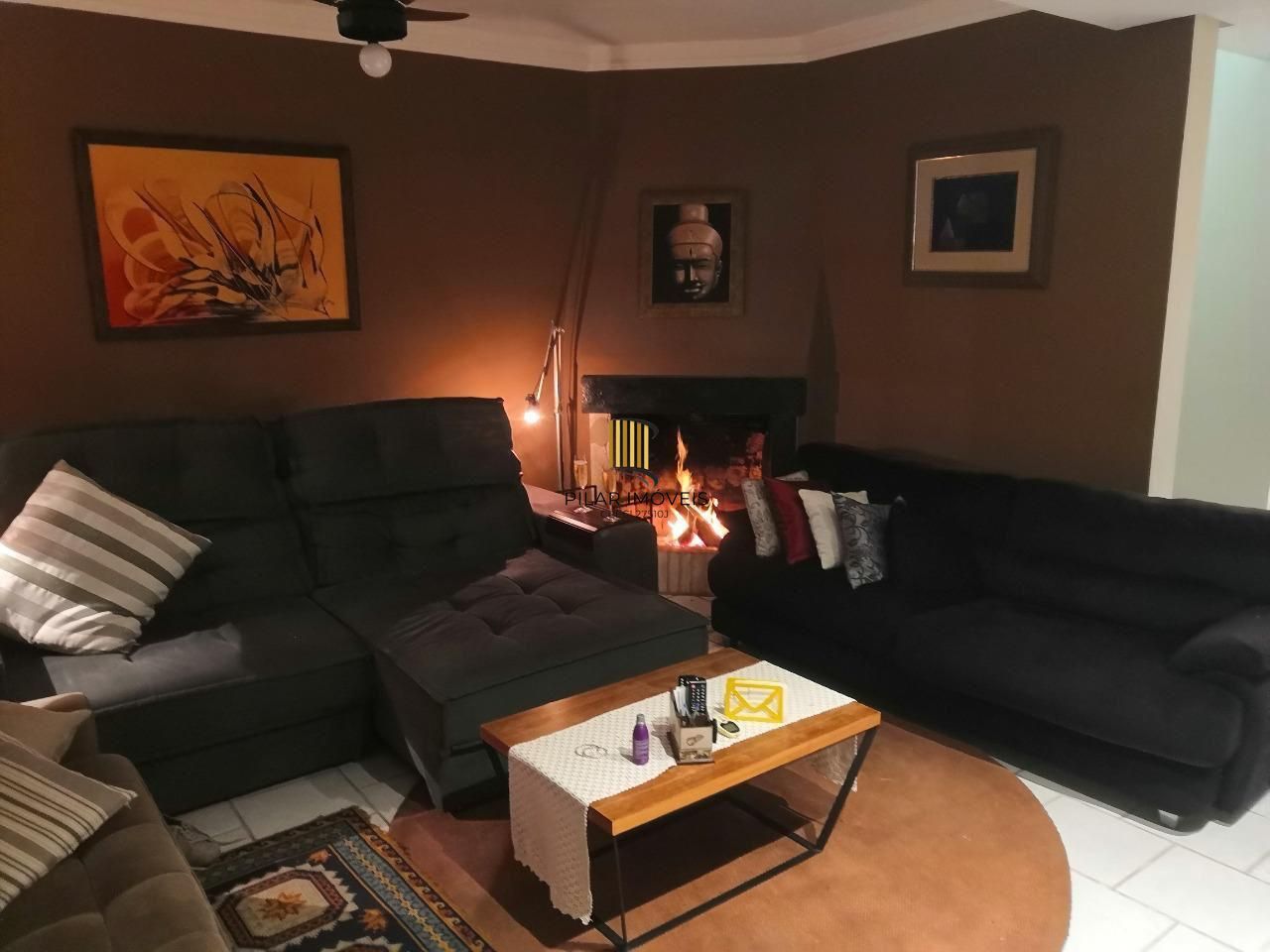 Casa de Condomínio com 3 dormitórios e 2 vagas em Ipanema