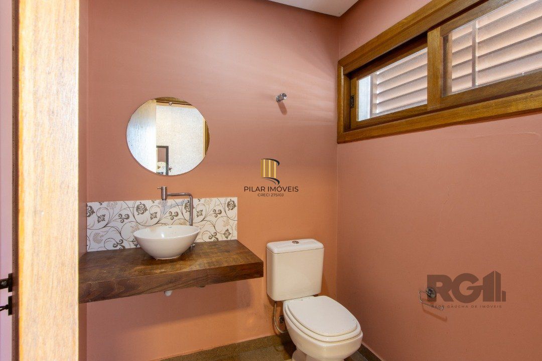 Casa 3 dormitórios no bairro Hípica