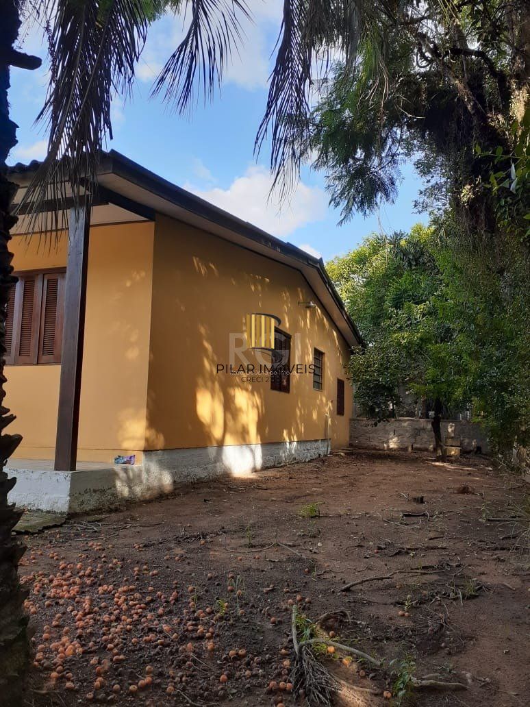 Casa para Venda - 80m², 2 dormitórios, 3 vagas - Belém Novo