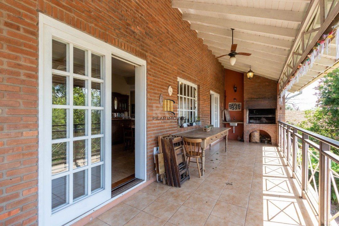 Casa para Venda - 352.19m², 4 dormitórios, sendo 1 suites, 4 vagas - Belém Novo