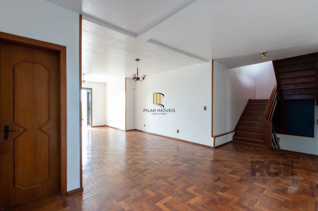 Casa 4 dormitórios no bairro Nonoai