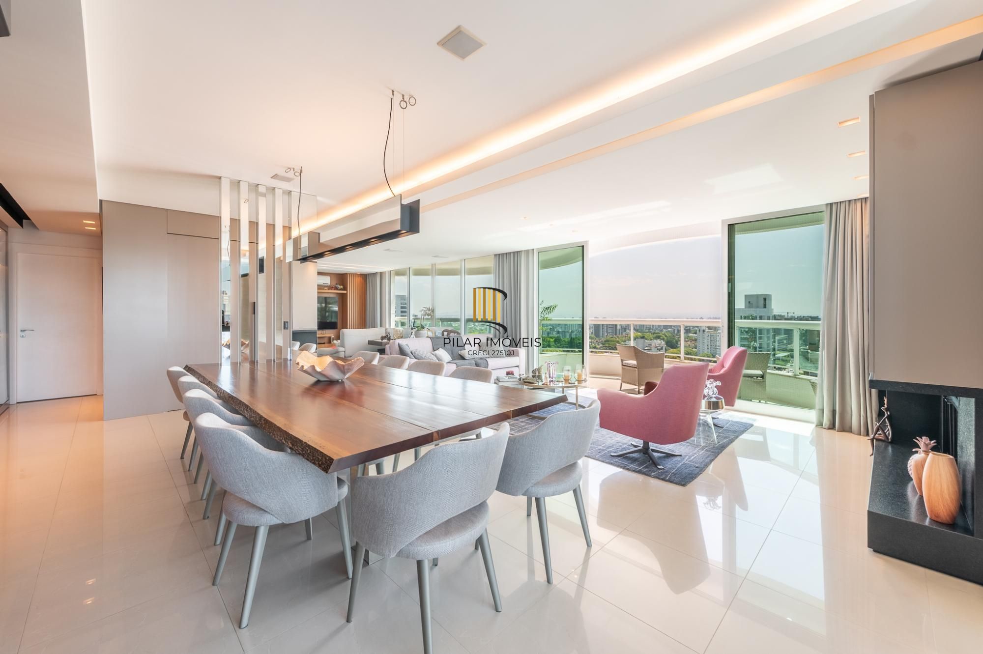 Apartamento com 204m², 3 dorm, 5 vagas no Petrópolis