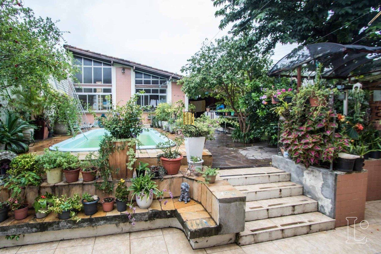 Casa para Venda - 485m², 4 dormitórios, sendo 1 suites, 3 vagas - Cristal