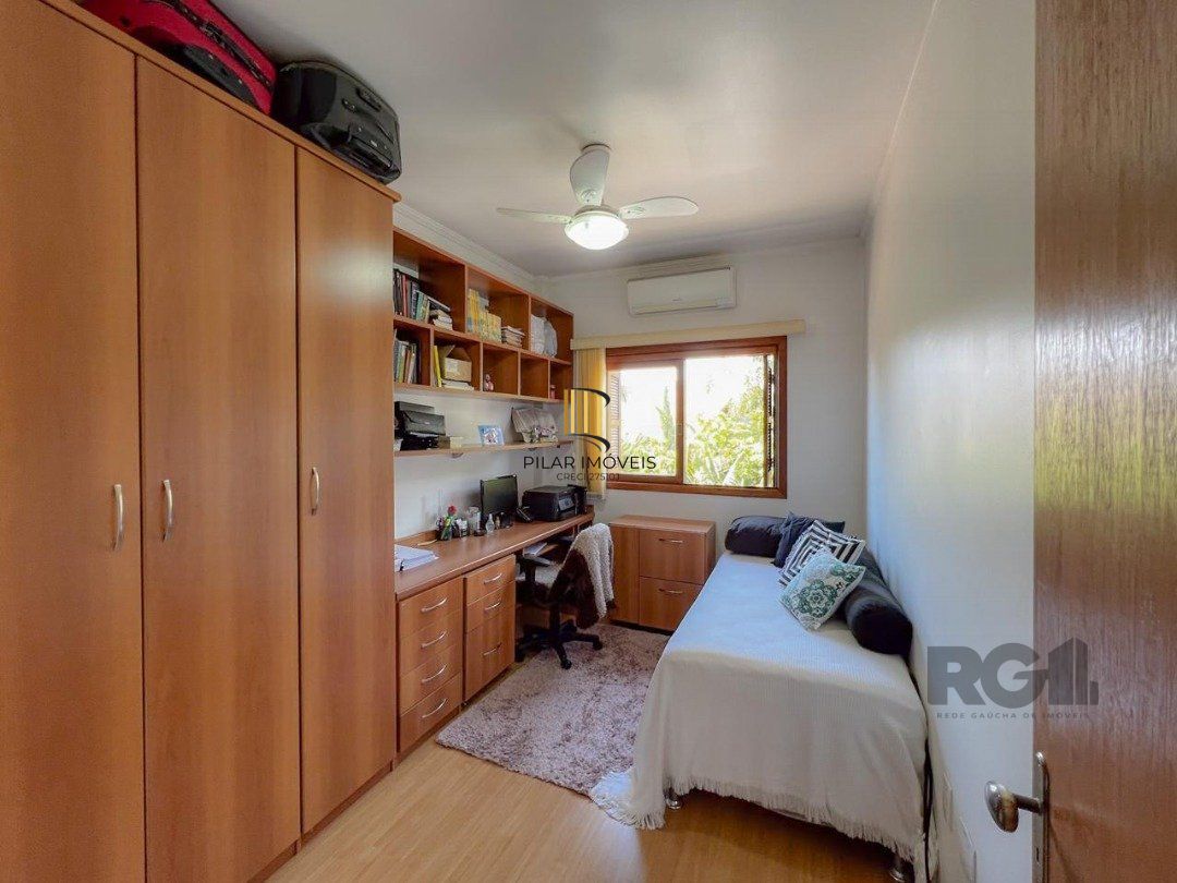 Casa Condominio para Venda - 202m², 3 dormitórios, sendo 1 suites, 2 vagas - Ipanema/ Jardim Verde
