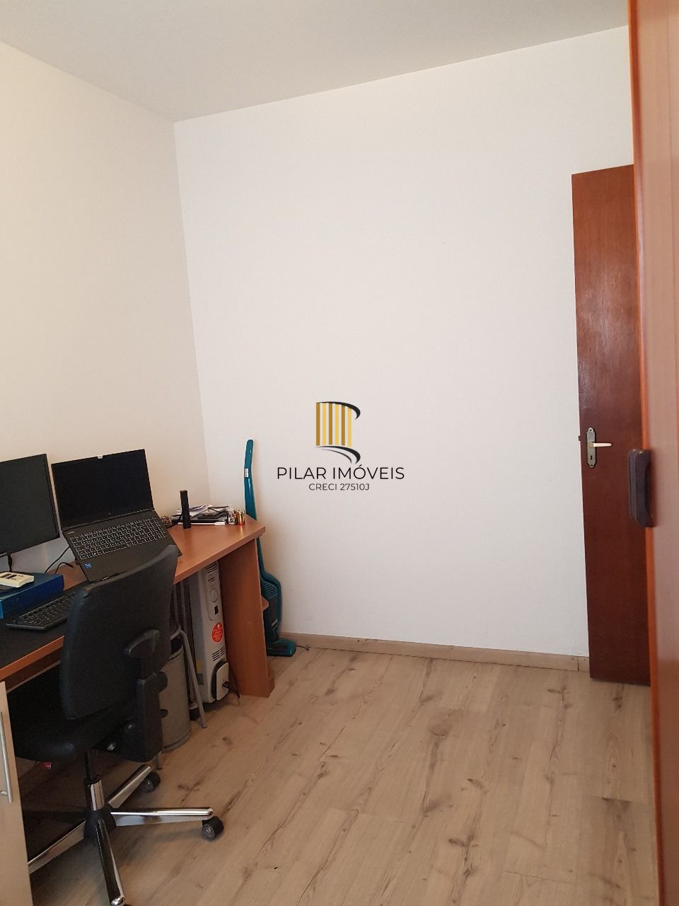 Apartamento 2 dormitórios, 2 vagas, no Bairro Nonoai.