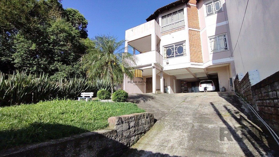 Sobrado, 5 quartos, 2 suites, pátio, 3 vagas - Bairro Vila Nova