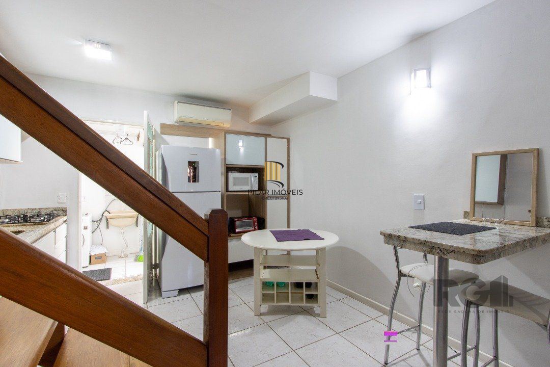 Casa de Condomínio 3 dormitórios no bairro Camaquã