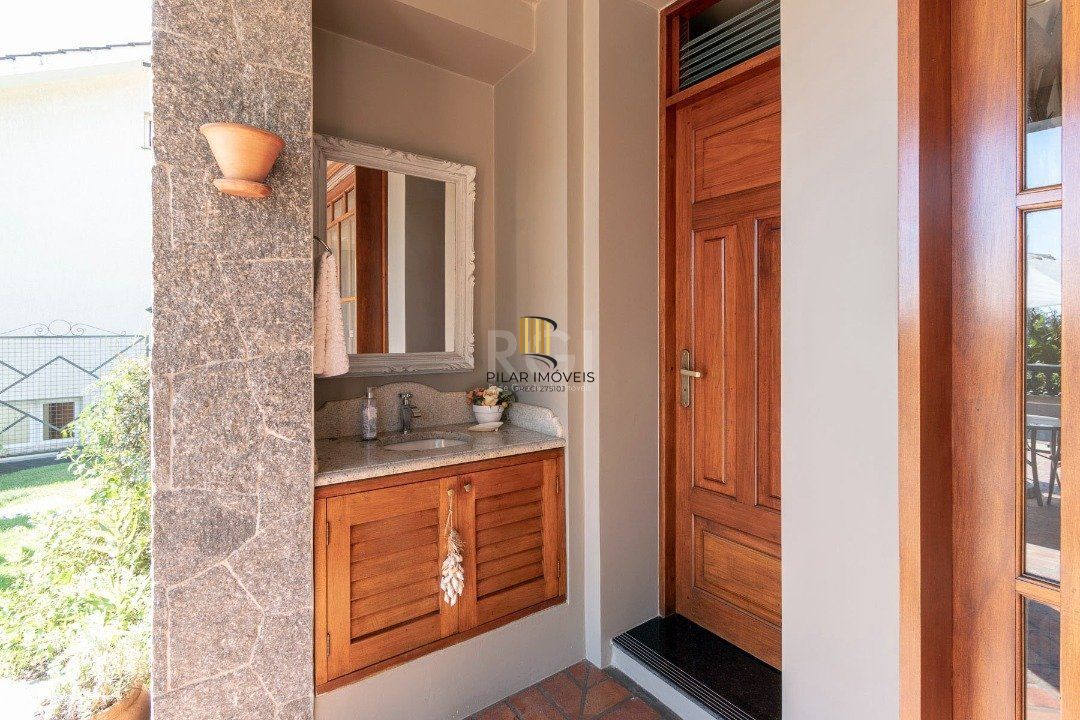 Casa Condominio para Venda - 559m², 4 dormitórios, sendo 3 suites, 3 vagas - Cavalhada