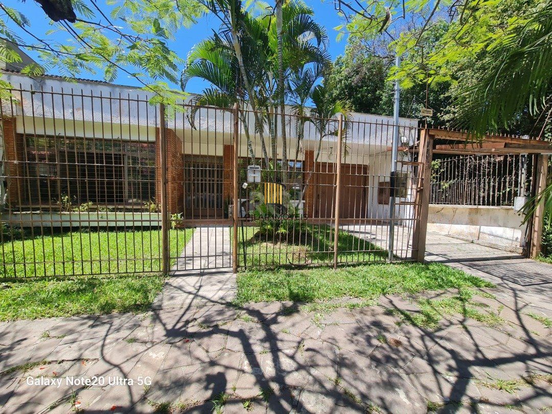 Casa 3 dormitórios no bairro Ipanema