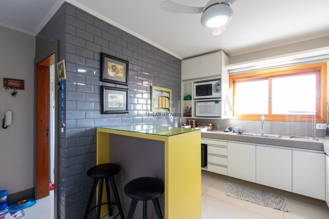 Cobertura para Venda - 234.17m², 3 dormitórios, sendo 1 suites, 2 vagas - Cristal