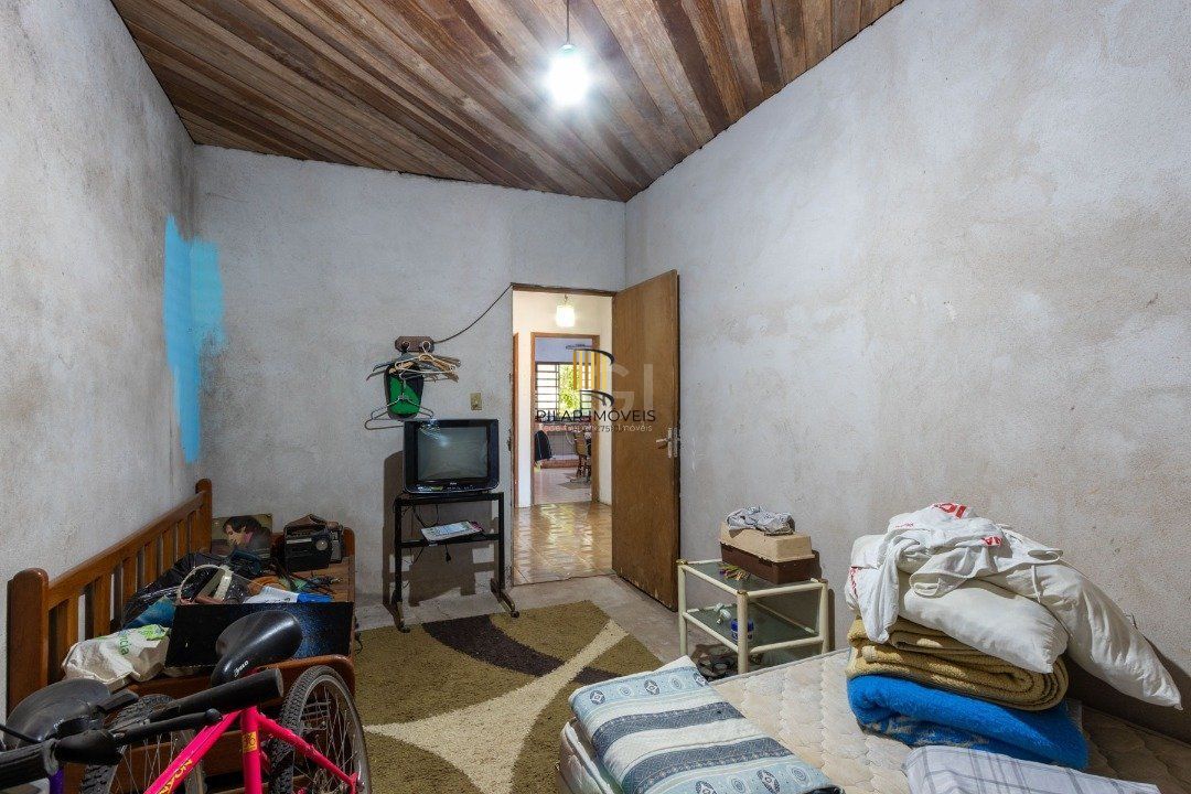 Casa para Venda - 2200m², 3 dormitórios, Lomba do Pinheiro