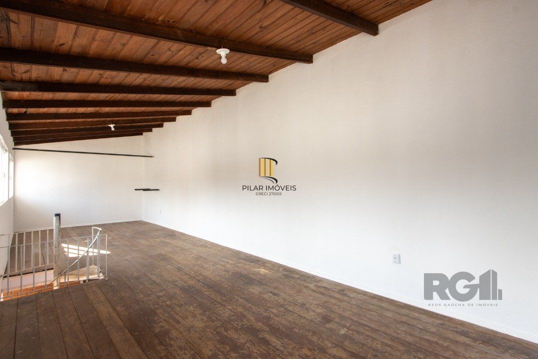 Casa para Venda - 337m², 3 dormitórios, sendo 1 suites, 3 vagas - Cristal