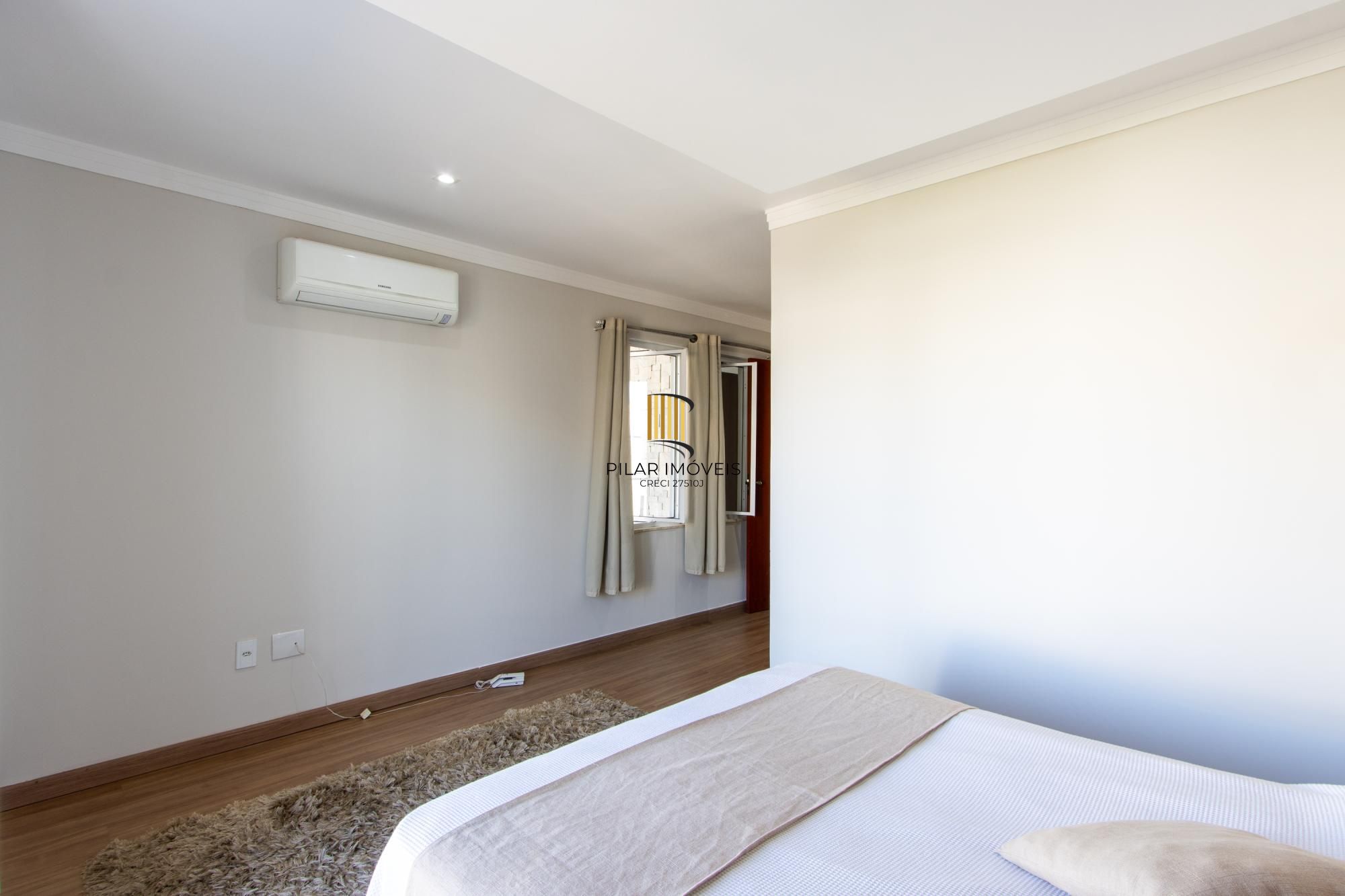 Casa de Condomínio 3 dormitórios no bairro Aberta dos Morros