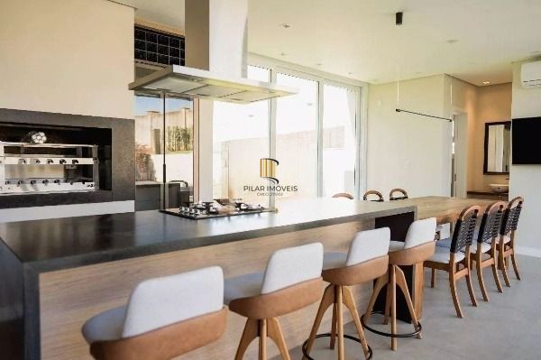 Casa de Condomínio 4 dormitórios no bairro São Vicente