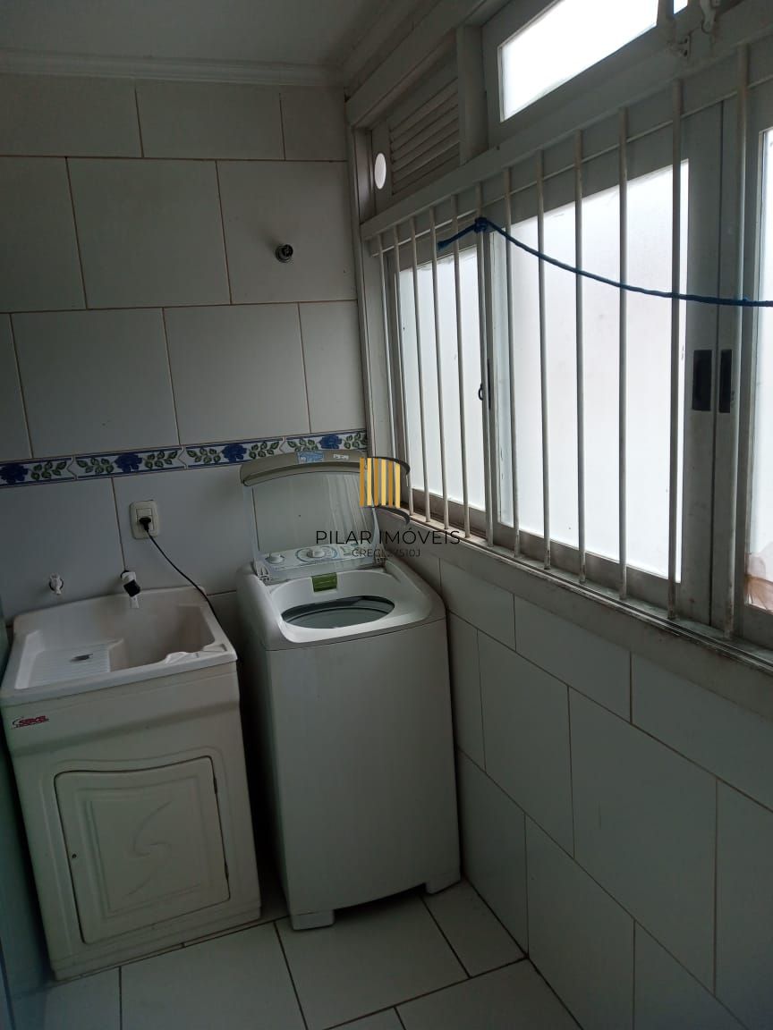 **Prédio Comercial Desocupado à Venda na Azenha, Porto Alegre, RS**