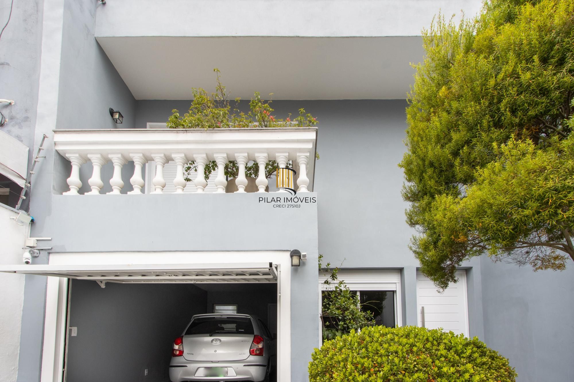 Casa TODA Reformada à Venda  – Mobiliada