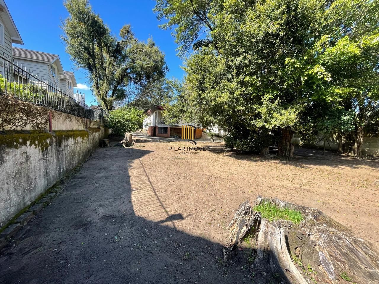 Terreno à Venda – Bairro Tristeza, Porto Alegre/RS, 1.870 m² de área total!