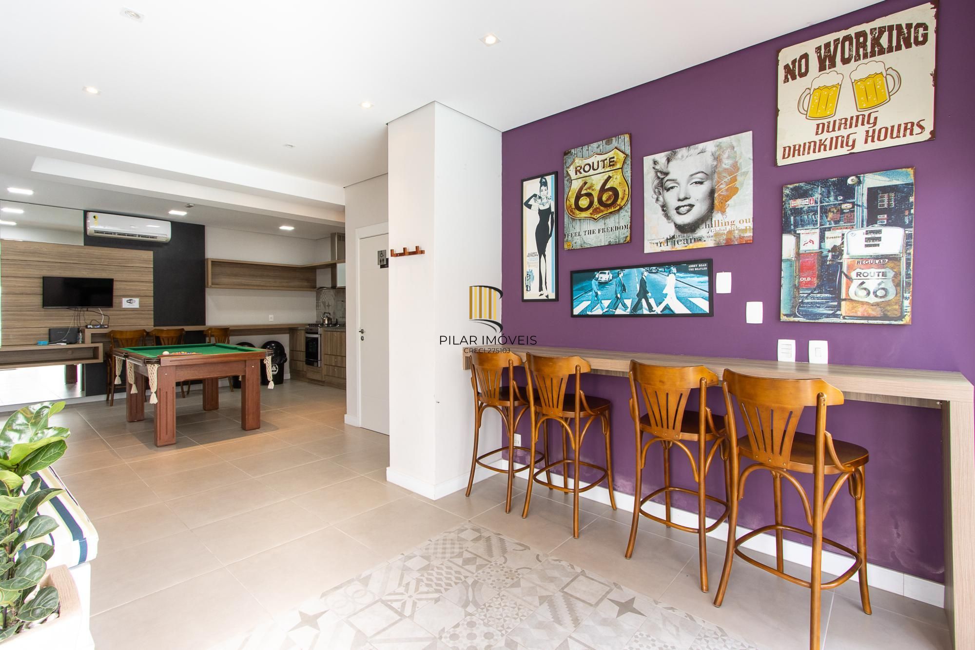 Apartamento de 2 dormitórios com suíte, churrasqueira e infraestrutura completa na Zona Sul de Porto Alegre.