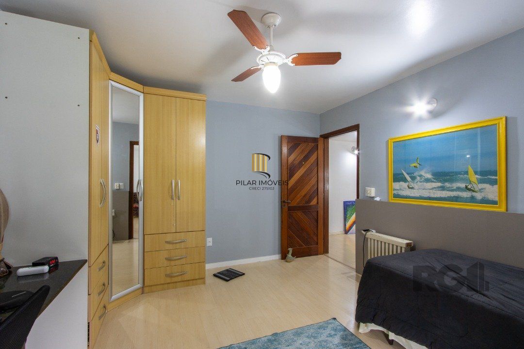 Casa 4 dormitórios no bairro Ipanema