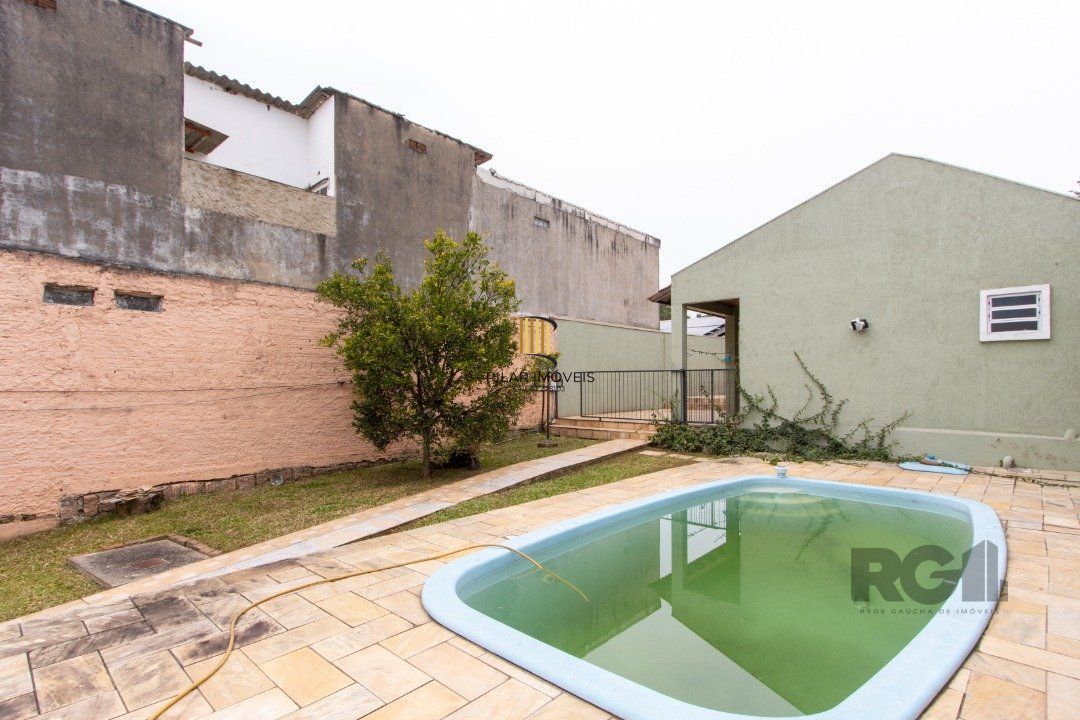 Casa 6 dormitórios no bairro Tristeza