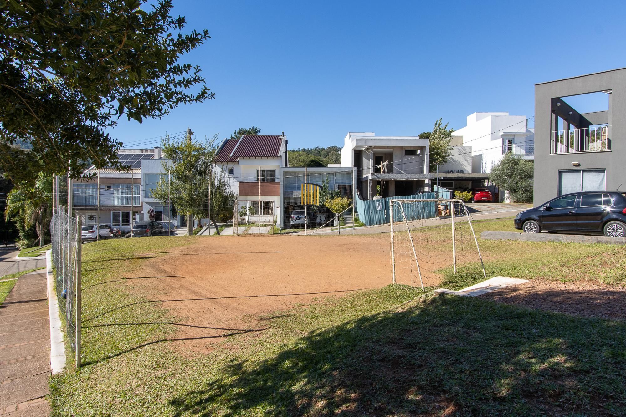 Casa com 3 dormitórios, suíte com closet e piscina no Condomínio Cinque Terre