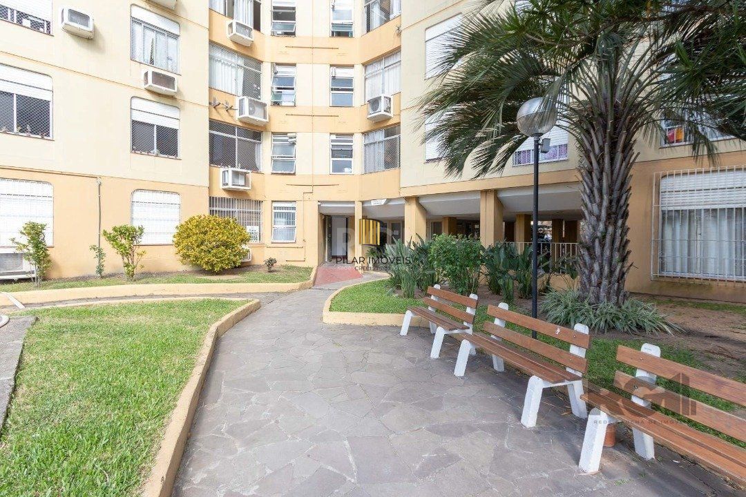 Apartamento de 02 dormitórios com móveis e roupeiros planejados