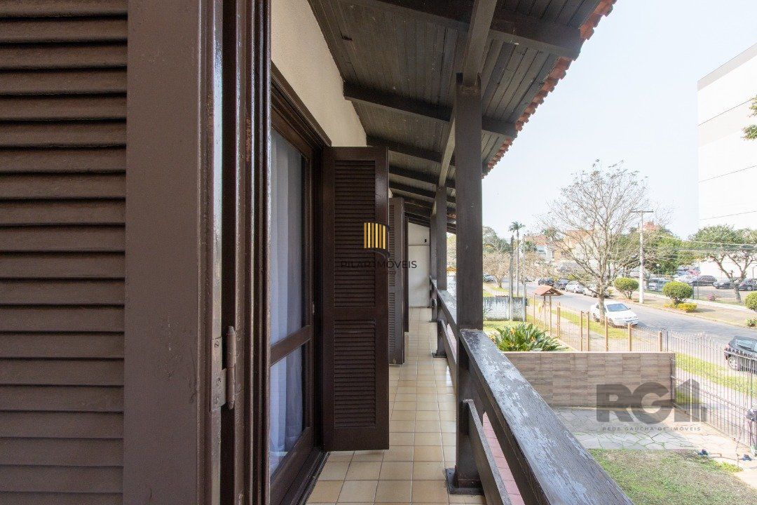 Casa 7 dormitórios no bairro Camaquã