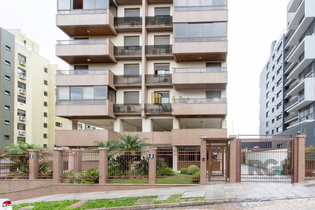 Apartamento na tristeza com três suítes e três vagas