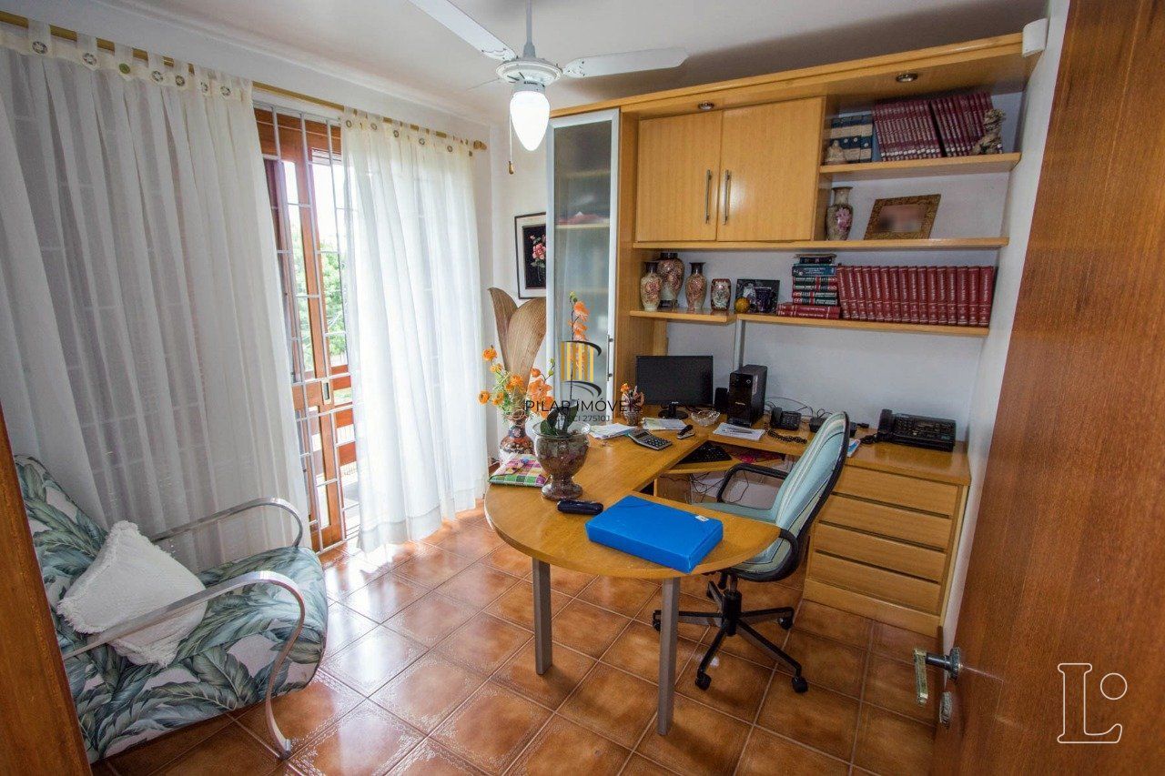 Casa para Venda - 416.89m², 4 dormitórios, sendo 1 suites, 5 vagas - Tristeza