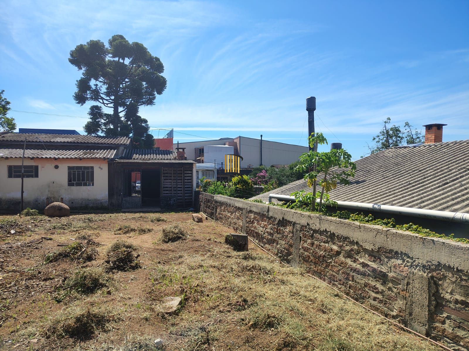 Casa térrea no bairro Vila Nova.