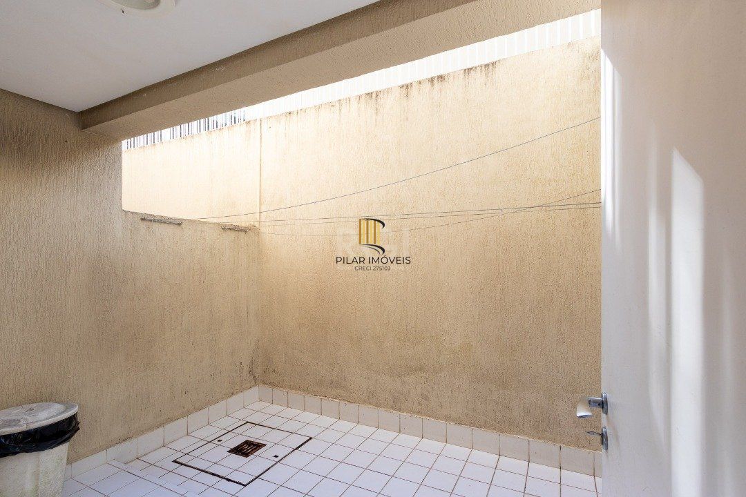 Casa Condominio para Venda - 245.29m², 3 dormitórios, sendo 1 suites, 2 vagas - Pedra Redonda