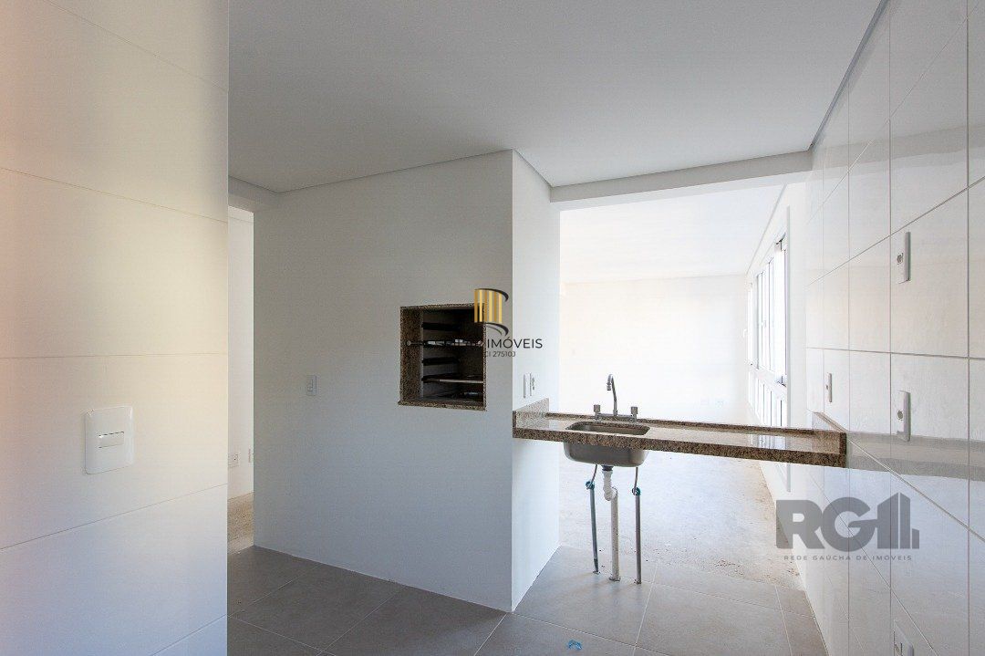 Cobertura para Venda - 214.34m², 3 dormitórios, sendo 3 suites, 2 vagas - Tristeza