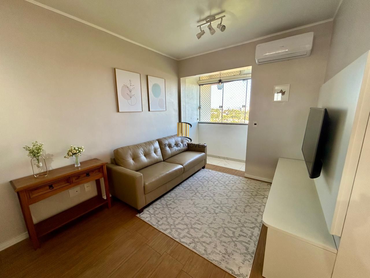 Belo apartamento, 2 quartos, elevador - Bairro Glória