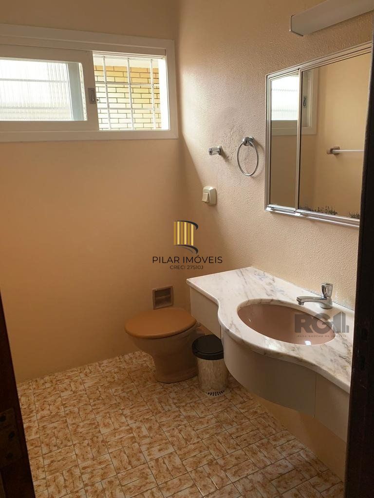 Casa com 6 dormitórios em Atlântida