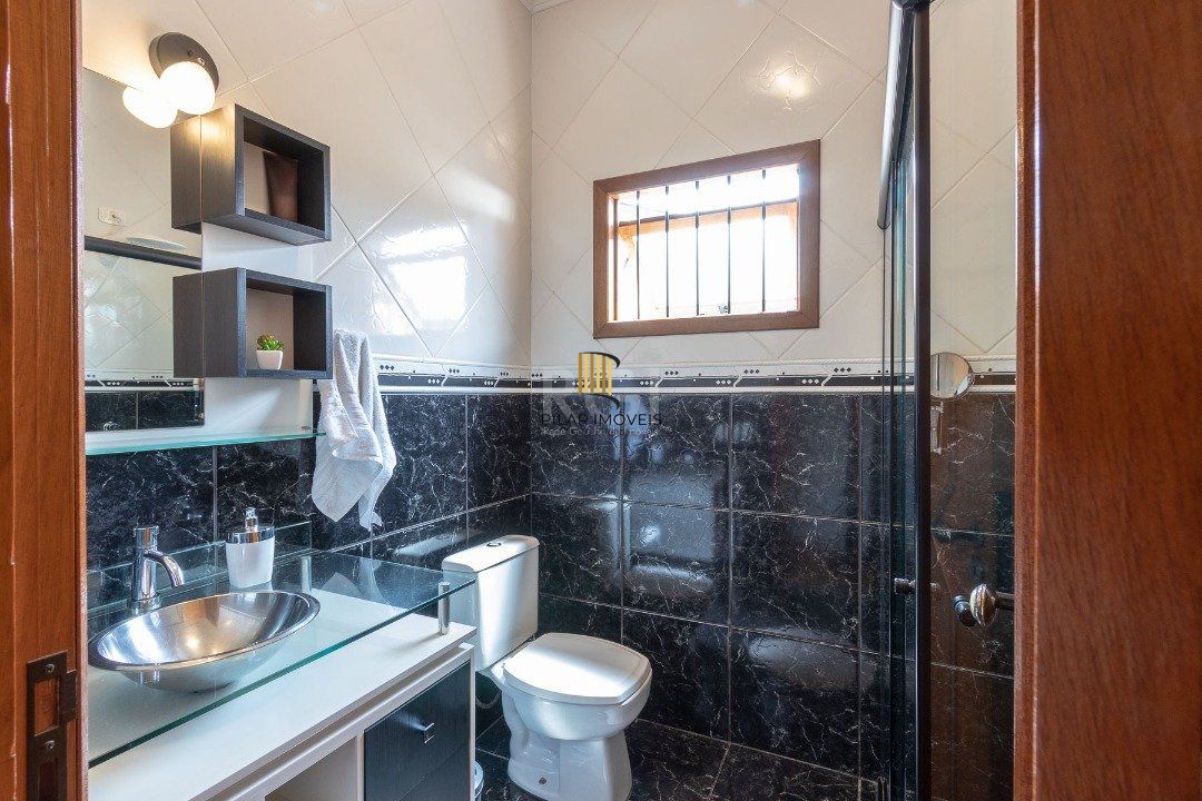 Casa para Venda - 213m², 2 dormitórios, sendo 1 suites, 2 vagas - Hípica
