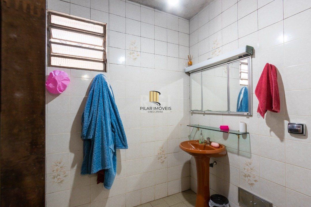 Casa para Venda - 2200m², 3 dormitórios, Lomba do Pinheiro
