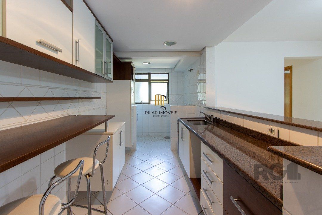 Apartamento 3 dormitórios e 2 vagas na Tristeza