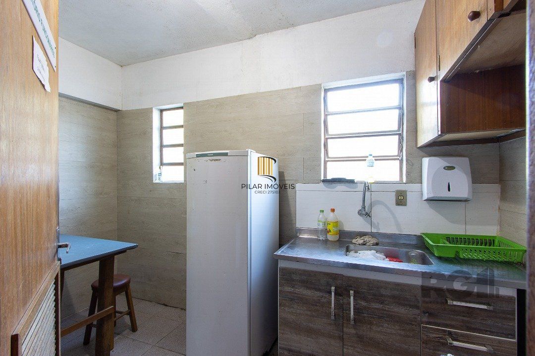 Prédio com 1063m², distribuídos em quatro pavimentos