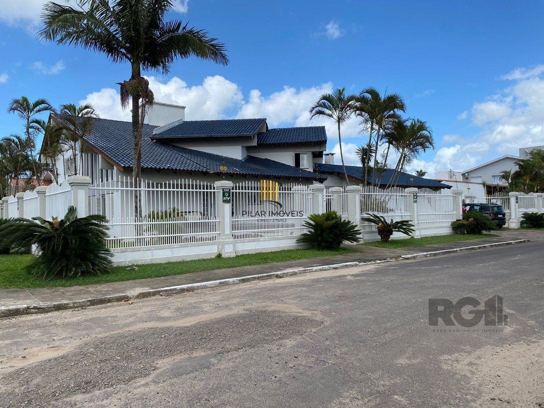 Casa 4 dormitórios no bairro Zona Nova - Pilar Imóveis
