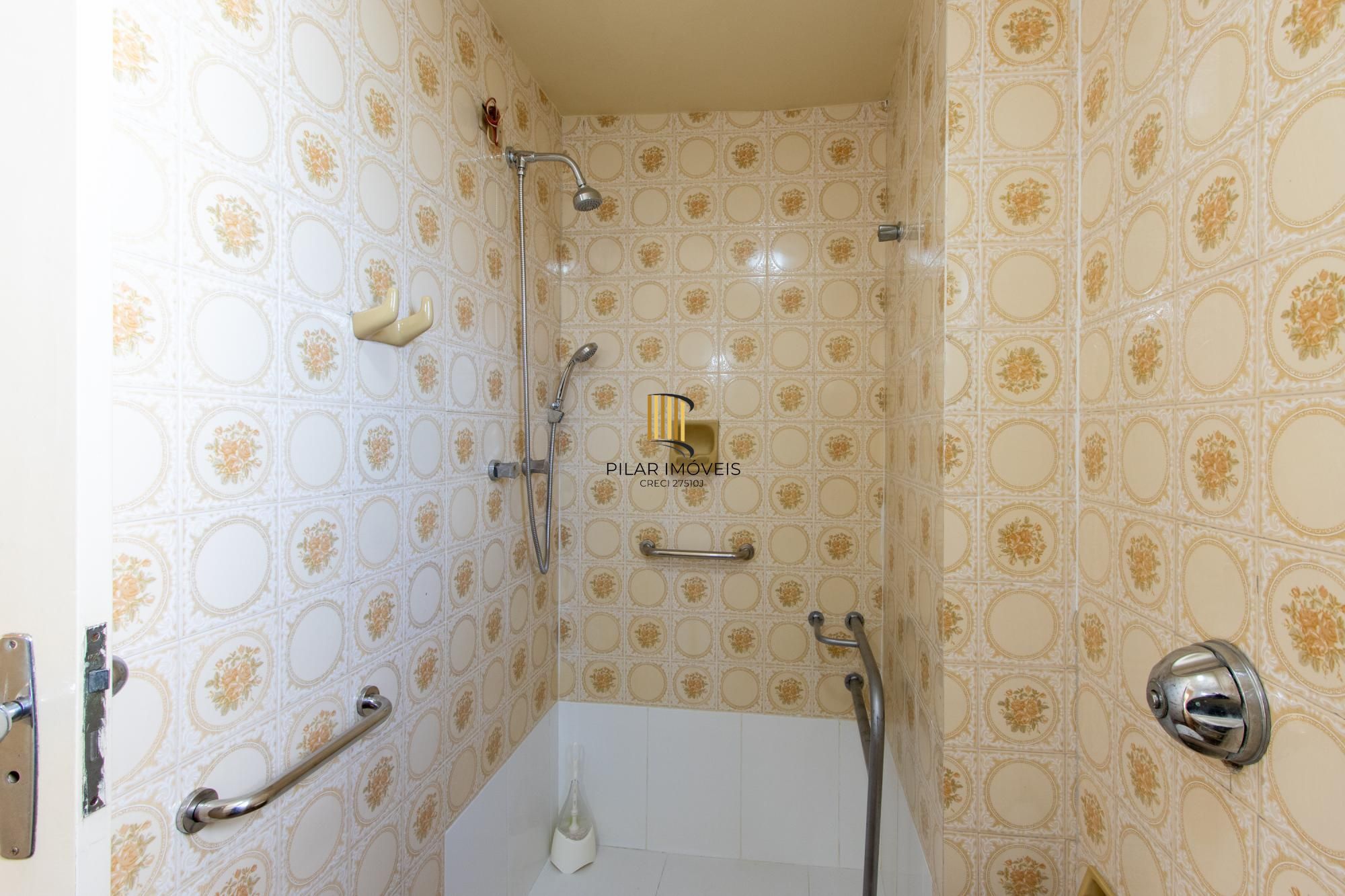 Apartamento de 2 dormitórios e uma vaga,  com infraestrutura