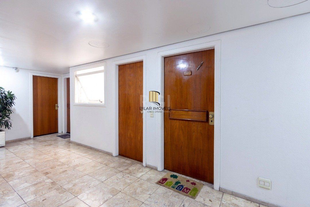 Cobertura para Venda - 255m², 3 dormitórios, sendo 1 suites, 2 vagas - Praia de Belas