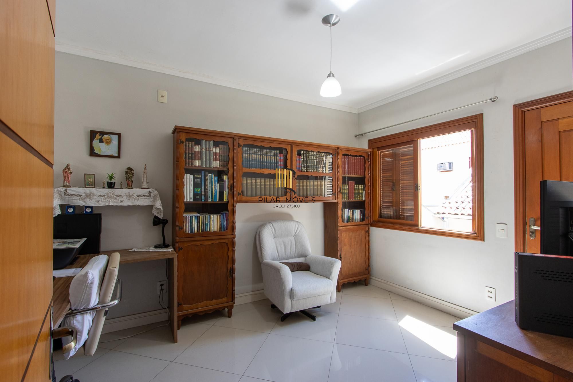 Casa Condominio  - 197m² de aréa nprivativa, 03 dormitórios 01 suites, 02 vagas - Tristeza