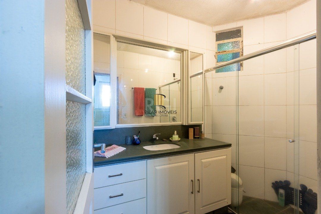 Casa para Venda - 192m², 4 dormitórios, sendo 3 suites, 4 vagas - Tristeza
